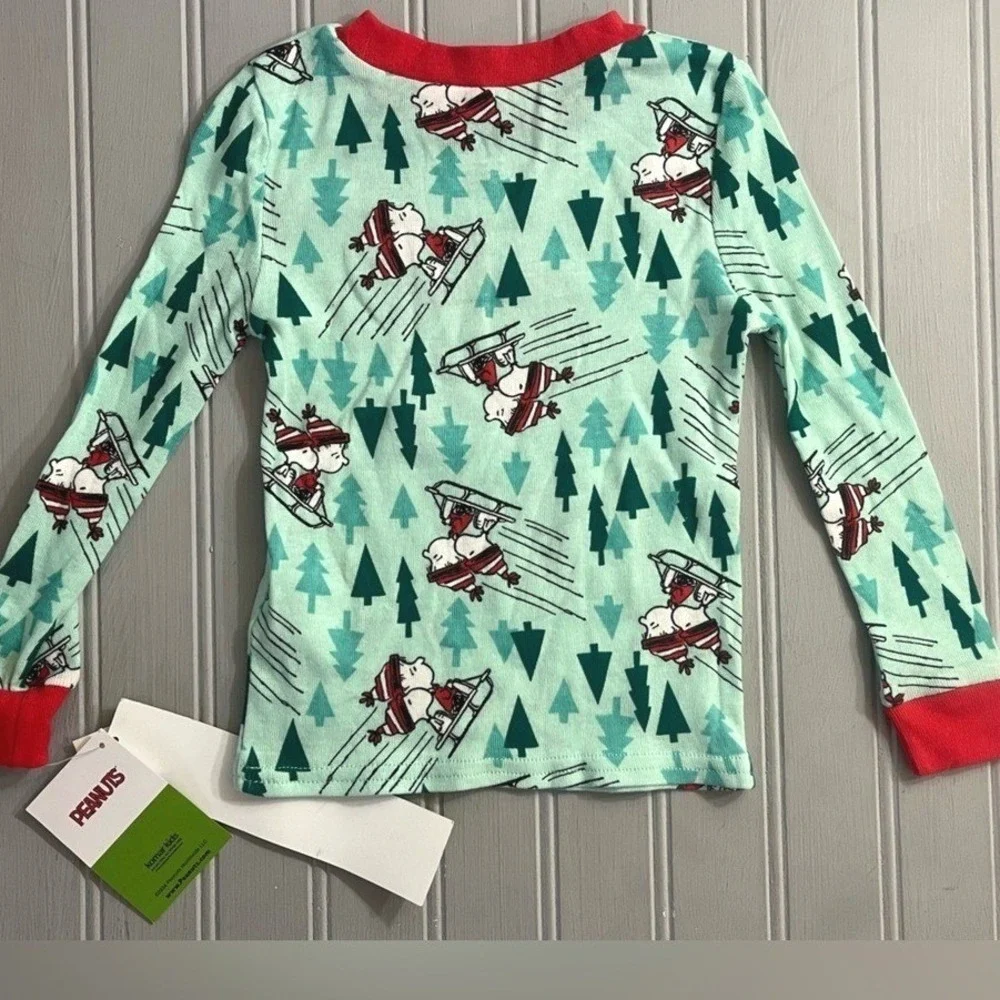 Peanuts Toddler Let It Snow Two Piece Pajama Set 2T Green Red Ice Skating NWT